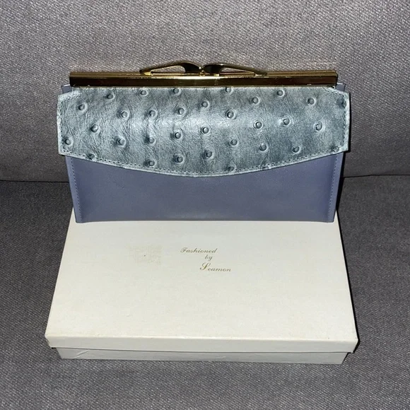 NEW VINTAGE Women’s Gray Leather Wallet. - Picture 3 of 8